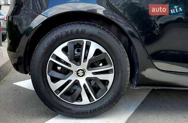 Хэтчбек Suzuki Swift 2012 в 