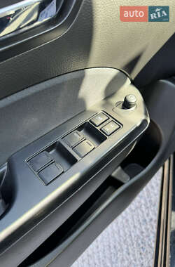 Хетчбек Suzuki Swift 2013 в 