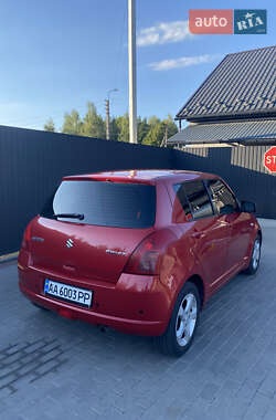 Хетчбек Suzuki Swift 2005 в 