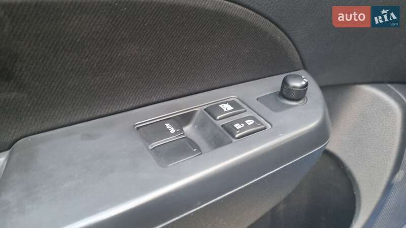 Хетчбек Suzuki Swift 2012 в Києві фото 12 Хетчбек Suzuki Swift 2012 в Києві