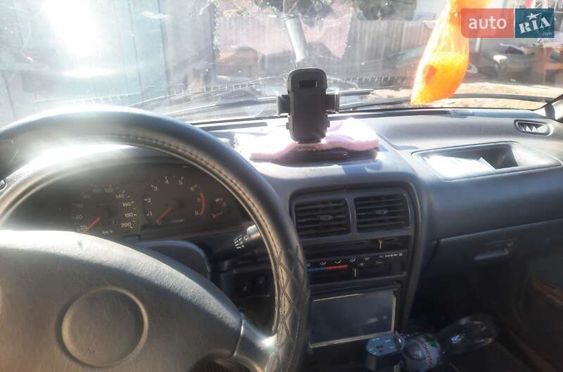 Седан Suzuki Swift 1998 в Оболони