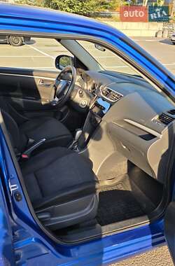 Хэтчбек Suzuki Swift 2011 в 