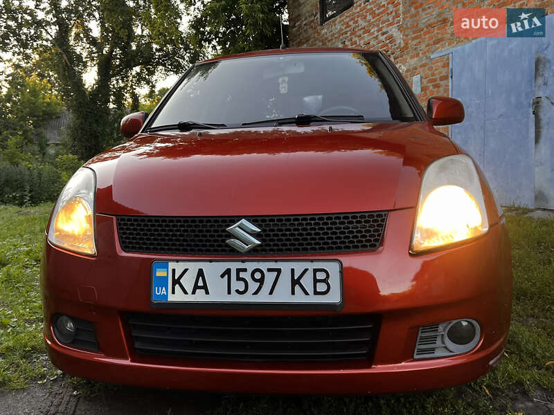 Хетчбек Suzuki Swift 2007 в Новгород-Сіверському
