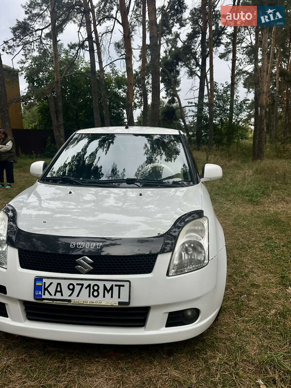 Хэтчбек Suzuki Swift 2008 в Киеве