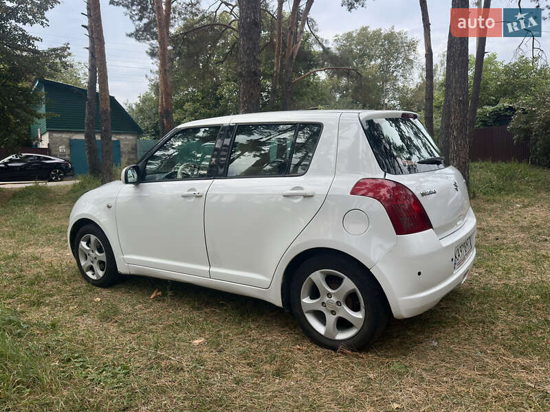 Хэтчбек Suzuki Swift 2008 в Киеве