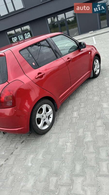 Хэтчбек Suzuki Swift 2007 в Киеве