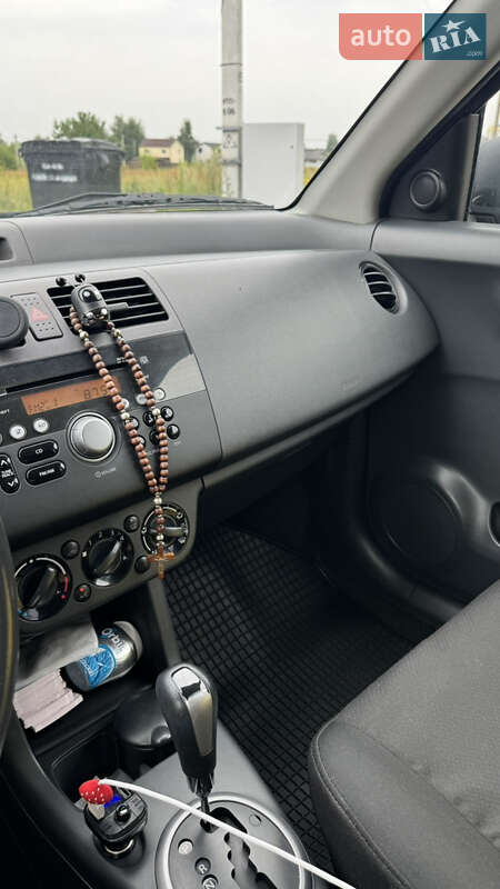Хэтчбек Suzuki Swift 2007 в Киеве