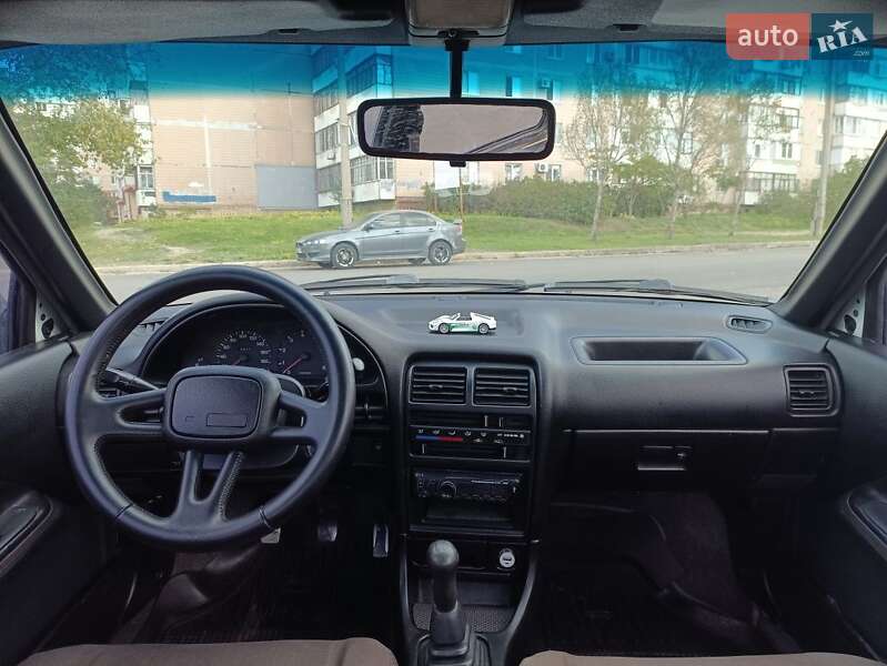 Хэтчбек Suzuki Swift 1997 в 