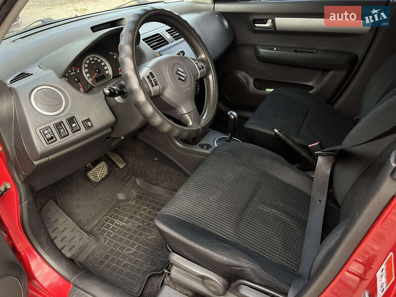 Хетчбек Suzuki Swift 2005 в Новомосковську