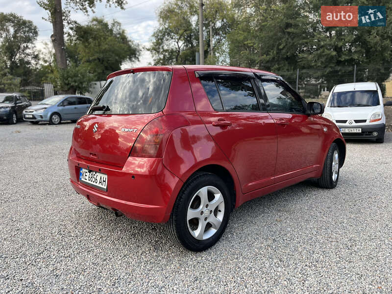 Хетчбек Suzuki Swift 2005 в Новомосковську