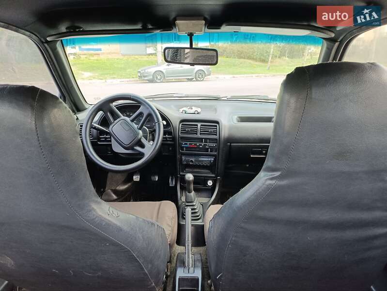 Хетчбек Suzuki Swift 1997 в Запоріжжі фото 3 Хетчбек Suzuki Swift 1997 в Запоріжжі