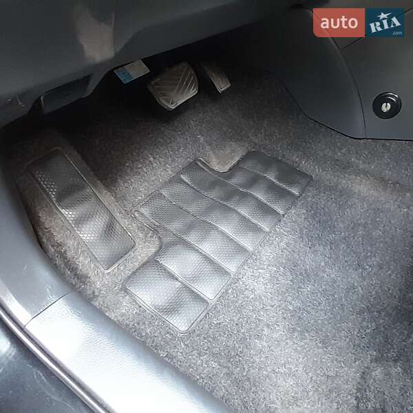 Хэтчбек Suzuki Swift 2012 в Броварах