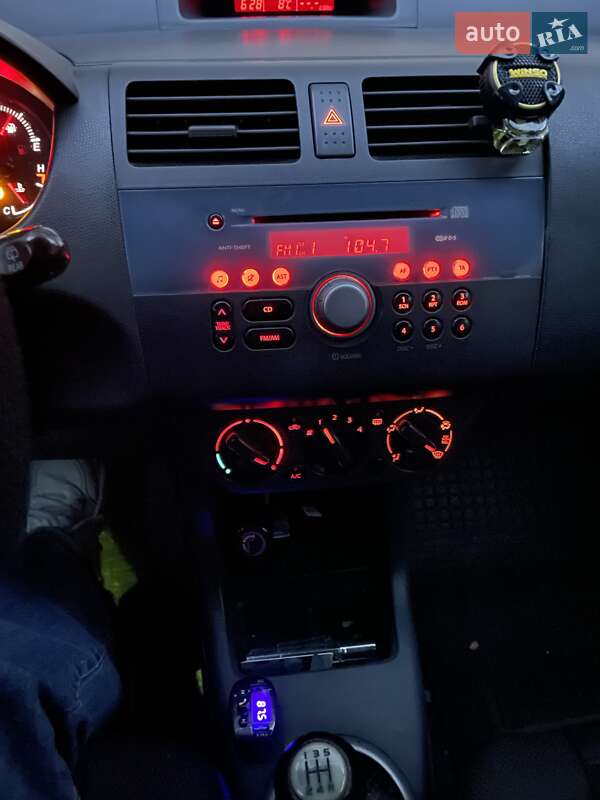 Хетчбек Suzuki Swift 2007 в Львові