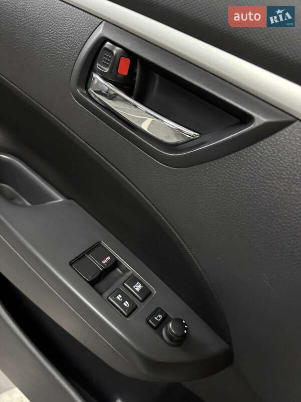 Хэтчбек Suzuki Swift 2014 в Киеве фото 19 Хэтчбек Suzuki Swift 2014 в Киеве