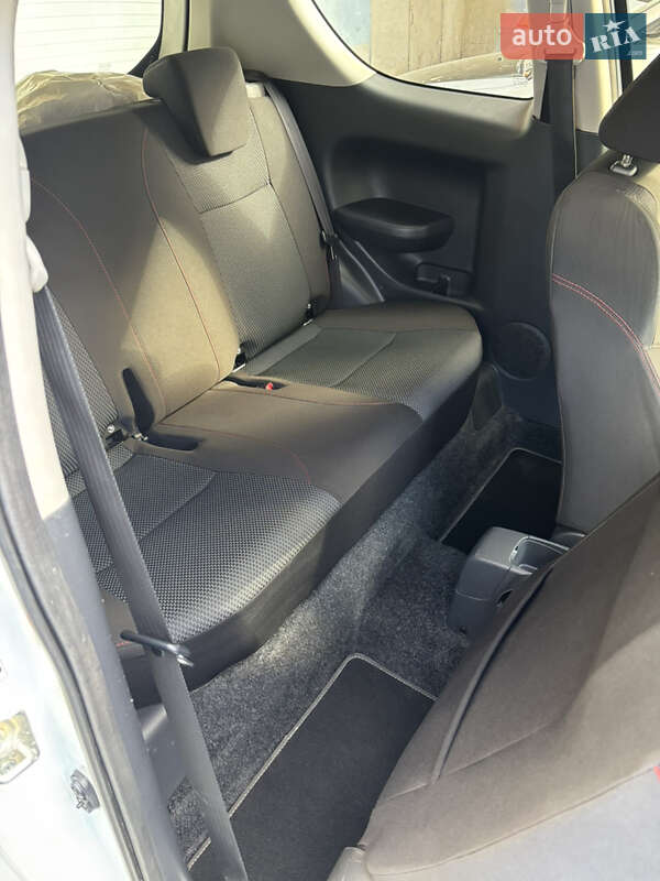 Хэтчбек Suzuki Swift 2014 в Киеве фото 28 Хэтчбек Suzuki Swift 2014 в Киеве