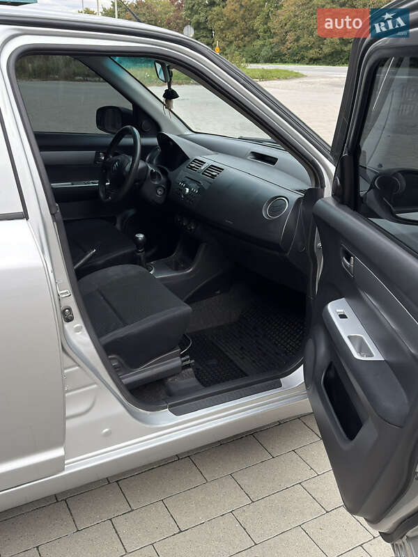 Хетчбек Suzuki Swift 2007 в Львові