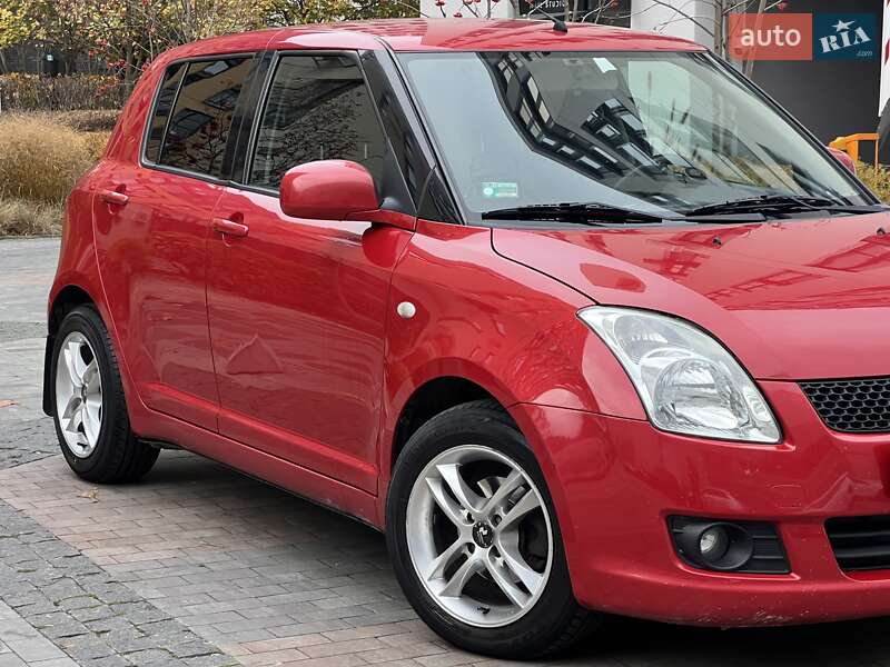 Хэтчбек Suzuki Swift 2008 в Киеве