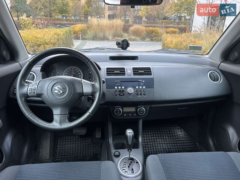 Хэтчбек Suzuki Swift 2008 в Киеве