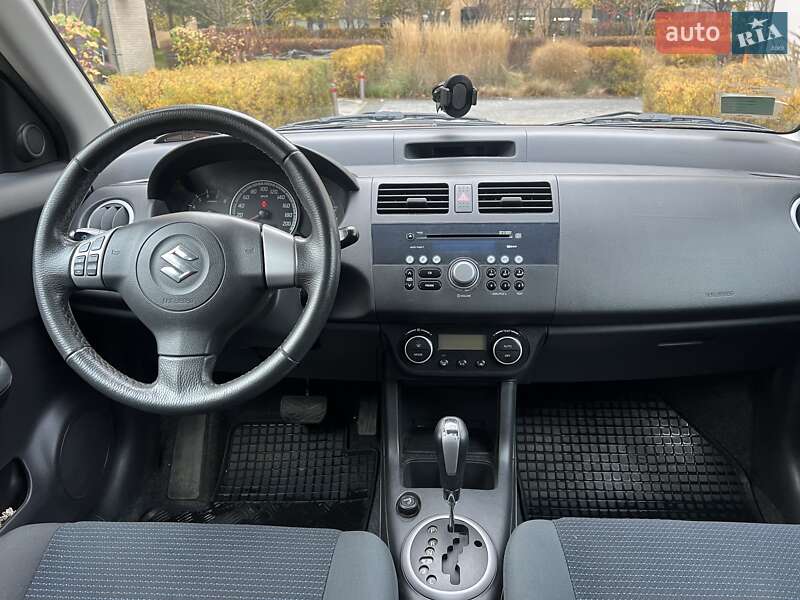 Хэтчбек Suzuki Swift 2008 в Киеве