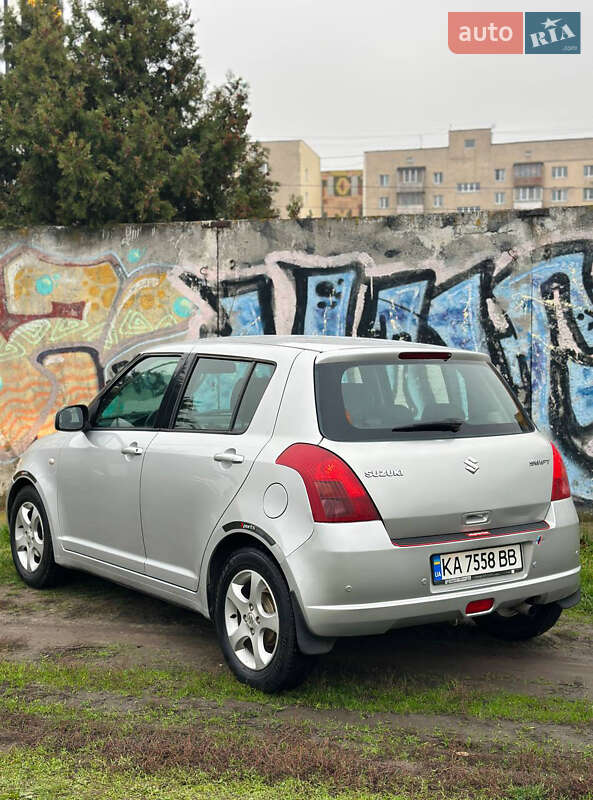 Хэтчбек Suzuki Swift 2006 в Киеве