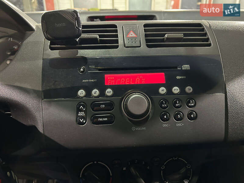 Хэтчбек Suzuki Swift 2005 в Кропивницком фото 5 Хэтчбек Suzuki Swift 2005 в Кропивницком