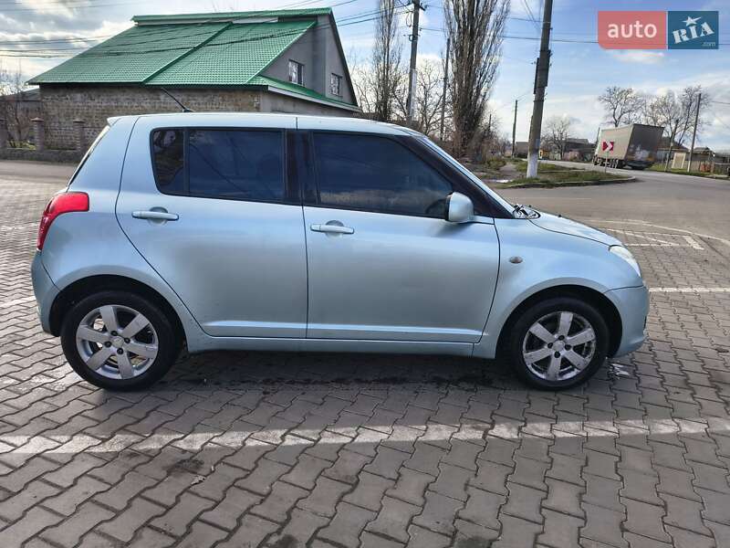 Хэтчбек Suzuki Swift 2008 в Николаеве