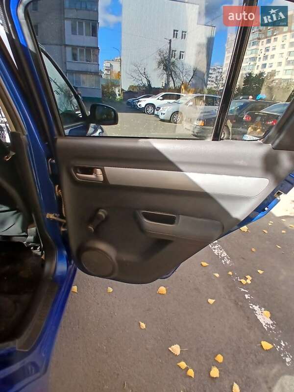 Хетчбек Suzuki Swift 2006 в Хмельницькому