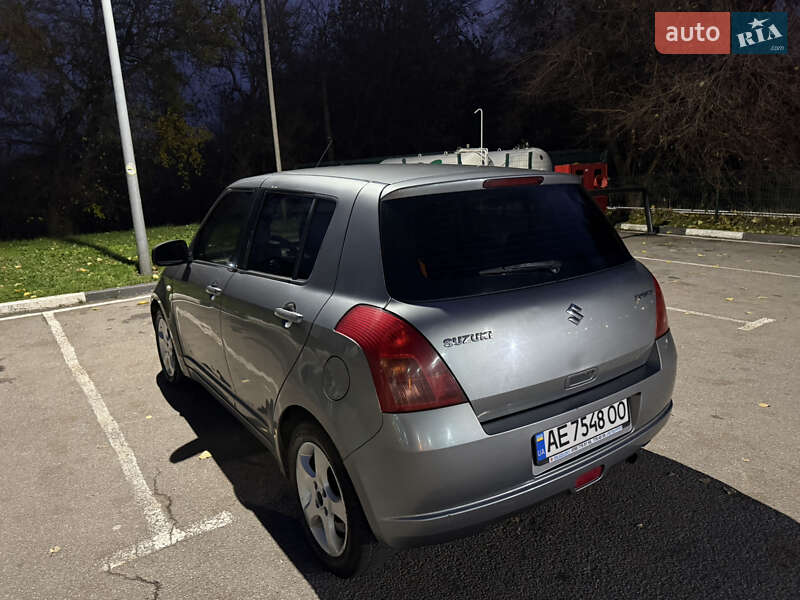 Хэтчбек Suzuki Swift 2005 в Днепре