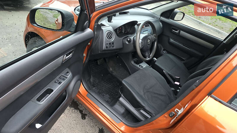 Хетчбек Suzuki Swift 2005 в Львові фото 8 Хетчбек Suzuki Swift 2005 в Львові