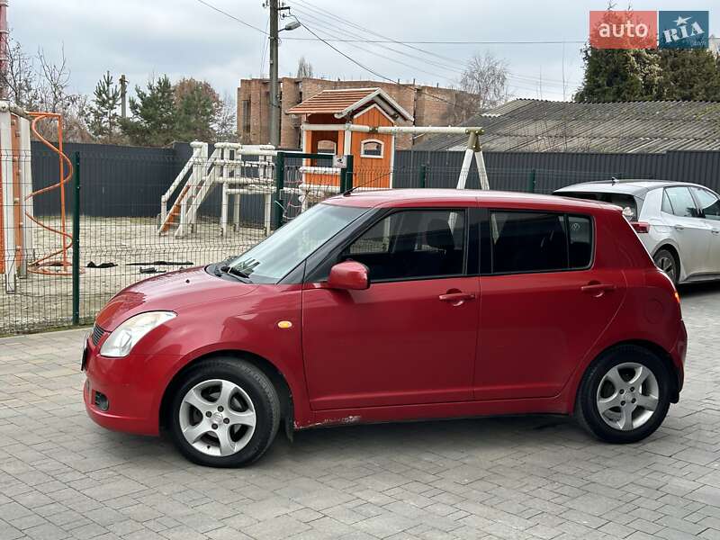 Хэтчбек Suzuki Swift 2005 в Ивано-Франковске фото 3 Хэтчбек Suzuki Swift 2005 в Ивано-Франковске
