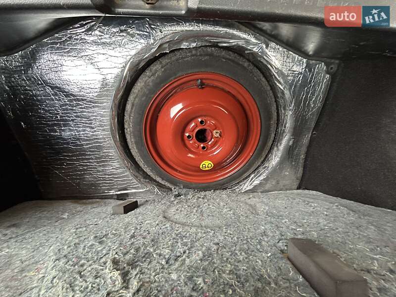 Хэтчбек Suzuki Swift 2005 в Ивано-Франковске фото 24 Хэтчбек Suzuki Swift 2005 в Ивано-Франковске