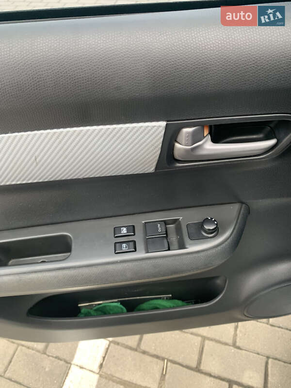 Хэтчбек Suzuki Swift 2005 в Дрогобыче фото 26 Хэтчбек Suzuki Swift 2005 в Дрогобыче