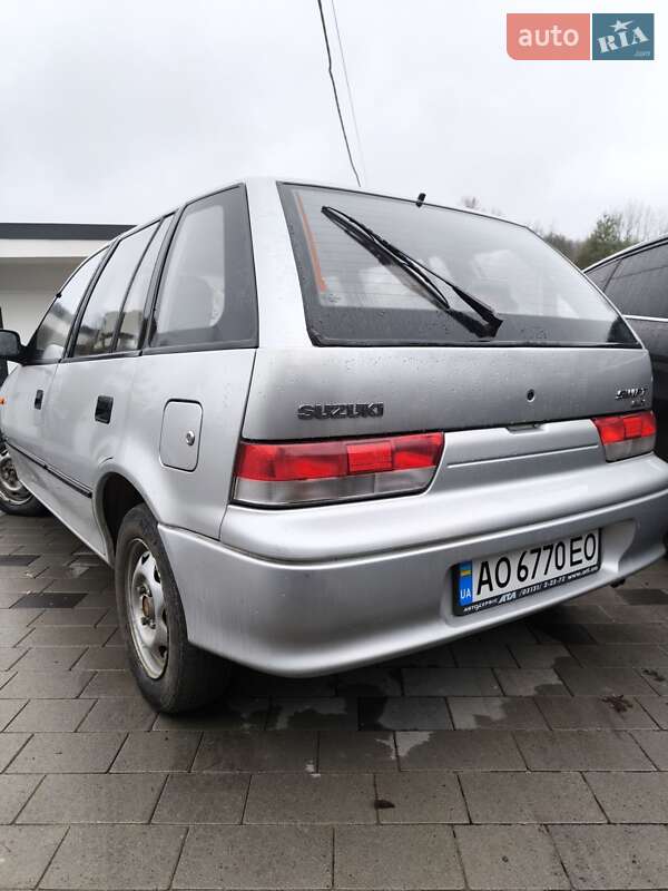 Хэтчбек Suzuki Swift 2003 в Ужгороде