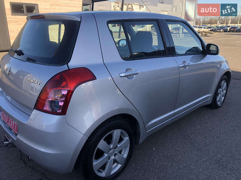 Хэтчбек Suzuki Swift 2010 в Мироновке