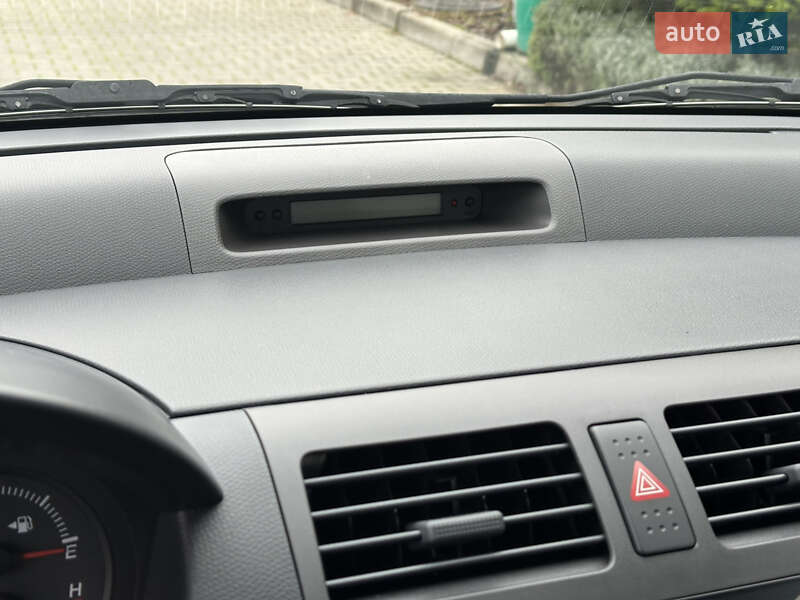 Хэтчбек Suzuki Swift 2008 в Одессе