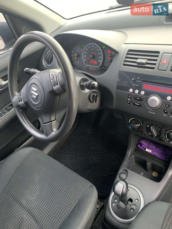 Хэтчбек Suzuki Swift 2005 в Дрогобыче