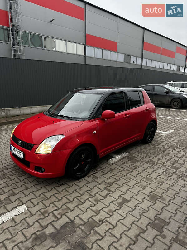 Хэтчбек Suzuki Swift 2005 в Киеве