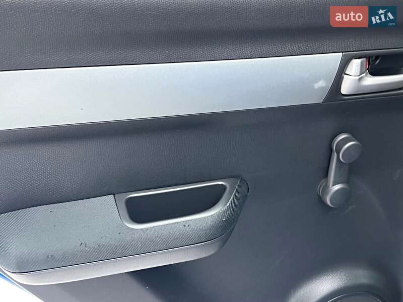 Хетчбек Suzuki Swift 2006 в Києві