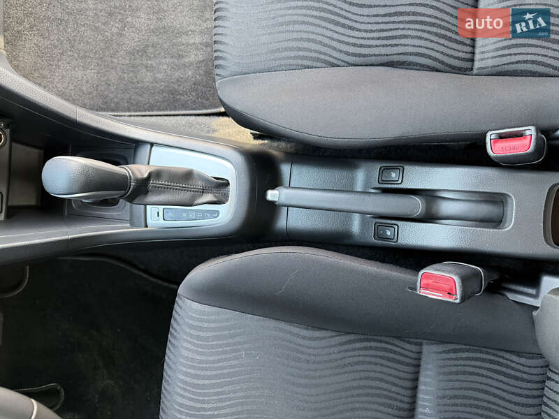 Хэтчбек Suzuki Swift 2011 в Киеве фото 19 Хэтчбек Suzuki Swift 2011 в Киеве