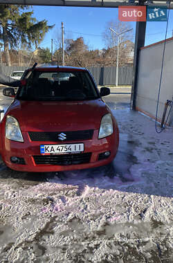 Хэтчбек Suzuki Swift 2006 в Киеве