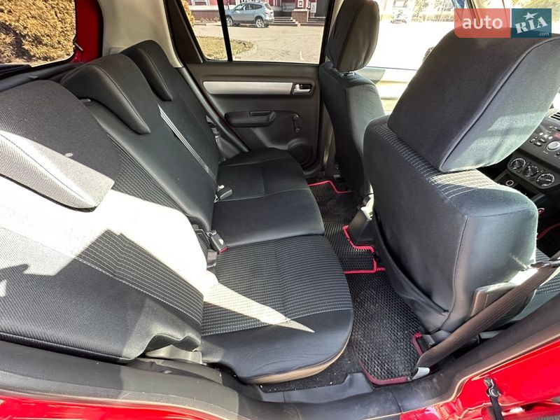 Хэтчбек Suzuki Swift 2005 в Днепре фото 23 Хэтчбек Suzuki Swift 2005 в Днепре