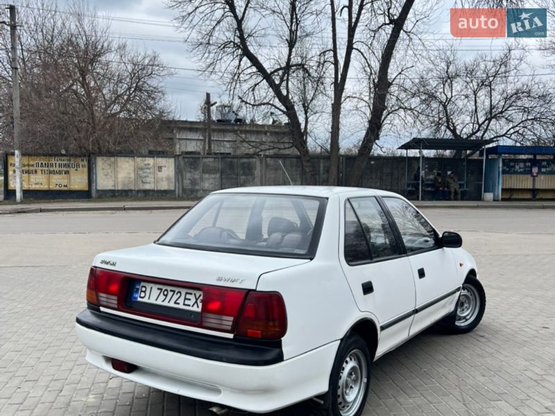 Седан Suzuki Swift 1996 в Кременчуге