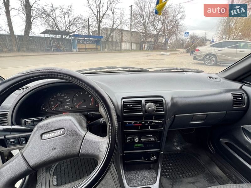 Седан Suzuki Swift 1996 в Кременчуге