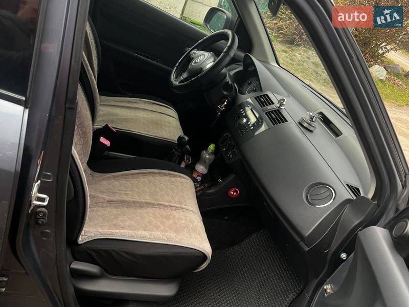 Хэтчбек Suzuki Swift 2006 в Корце фото 16 Хэтчбек Suzuki Swift 2006 в Корце