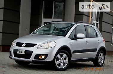 Позашляховик / Кросовер Suzuki SX4 2012 в 