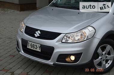 Позашляховик / Кросовер Suzuki SX4 2012 в 