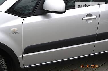 Позашляховик / Кросовер Suzuki SX4 2012 в 