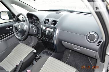 Позашляховик / Кросовер Suzuki SX4 2012 в 