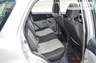 Позашляховик / Кросовер Suzuki SX4 2012 в 