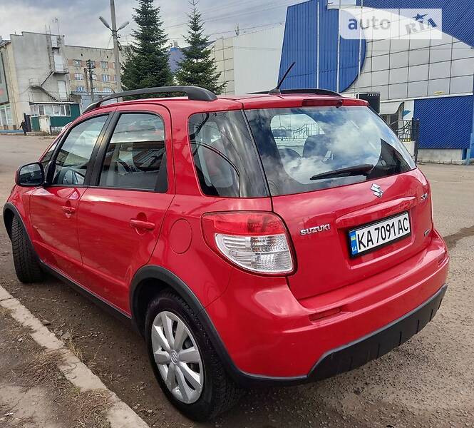 Позашляховик / Кросовер Suzuki SX4 2010 в 